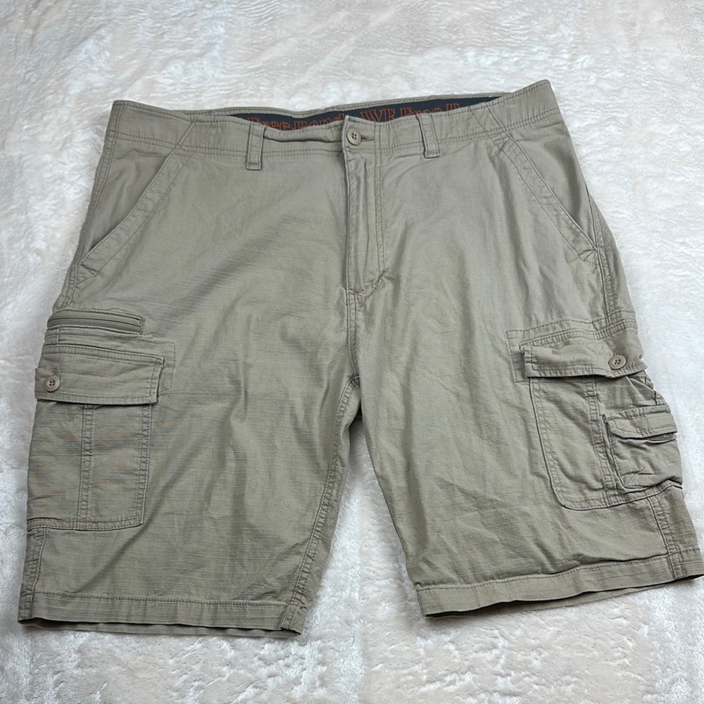 WearFirst Free-Band Tan Cargo Shorts with Flat-Front Design Rip Technology